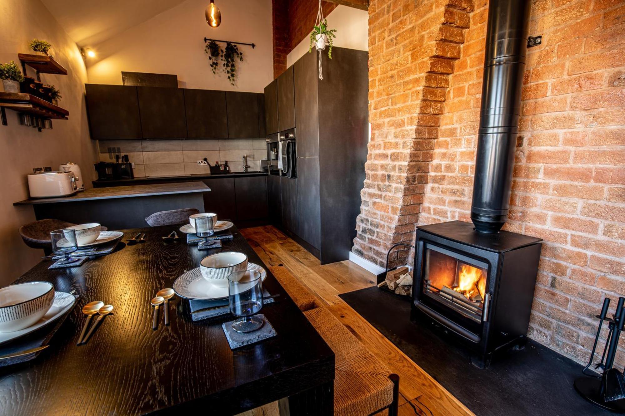 Vip 3Br Grade2 Luxurious Industrial House With Wood Fire, Electric Blinds And Big Cast Iron Windows In The Heart Of The Jq Villa Birmingham Exterior photo