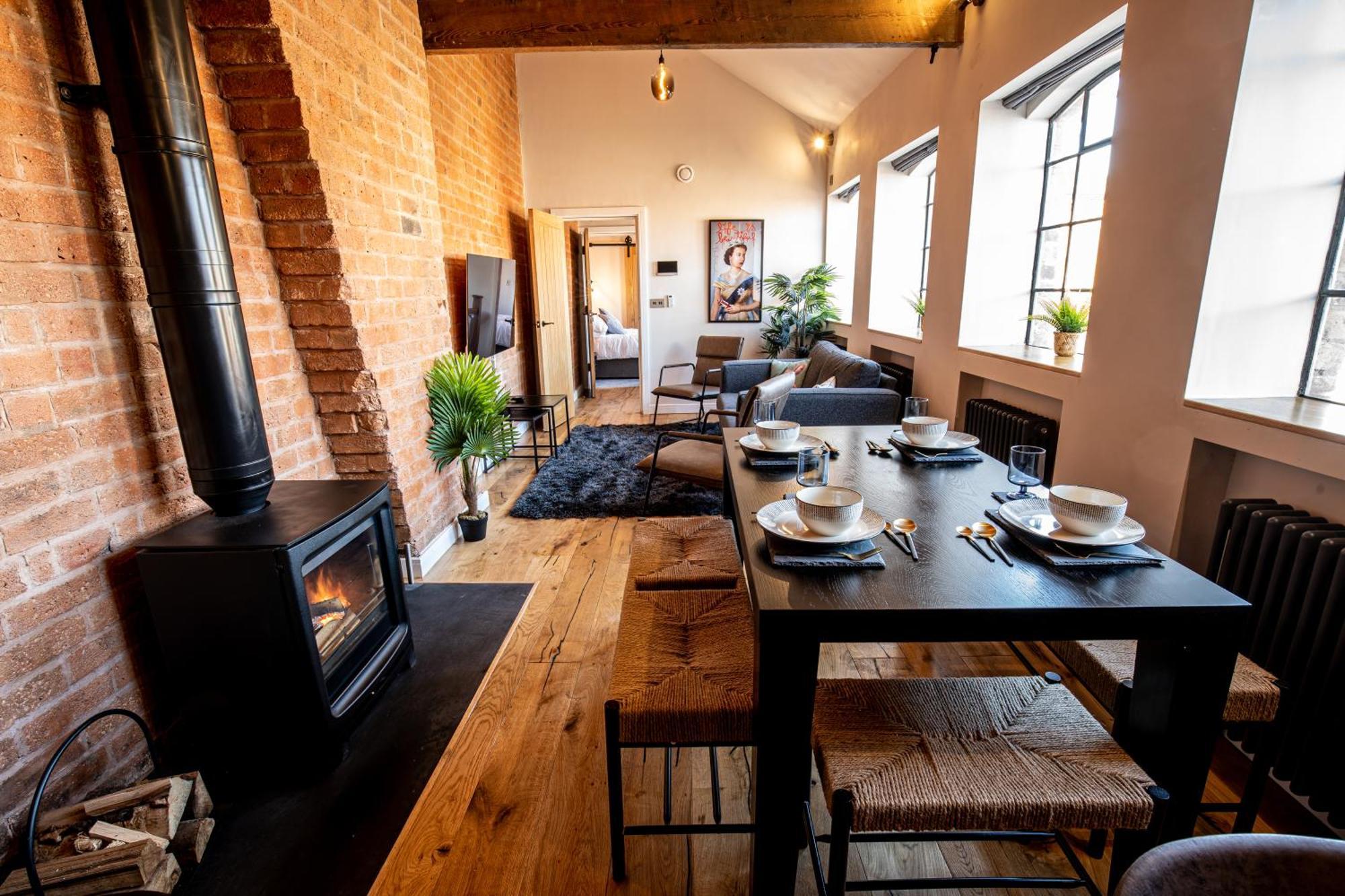 Vip 3Br Grade2 Luxurious Industrial House With Wood Fire, Electric Blinds And Big Cast Iron Windows In The Heart Of The Jq Villa Birmingham Exterior photo